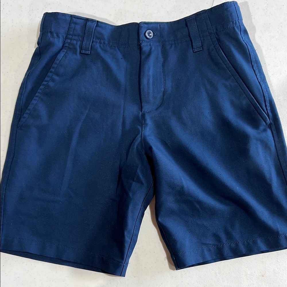 Boys UnderArmour Size Small Button up shorts. 3 pair!